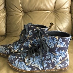 Dr. Martens Shoes - Blue flower Doc Martins. Dr. Martens Shoes - Blue flower Doc Martins.